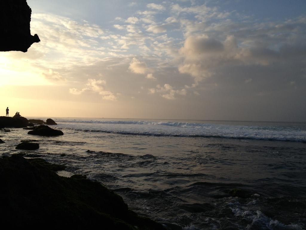Uluwatu Waroeng Surya Home Stay מראה חיצוני תמונה